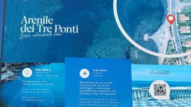 La principale spiaggia cittadina dei Tre Ponti adesso nella nuova cartellonistica ha la dicitura di “arenile”