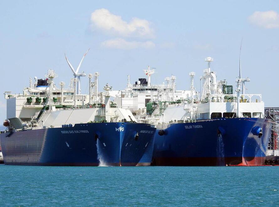 Le due navi affiancate foto Pabar