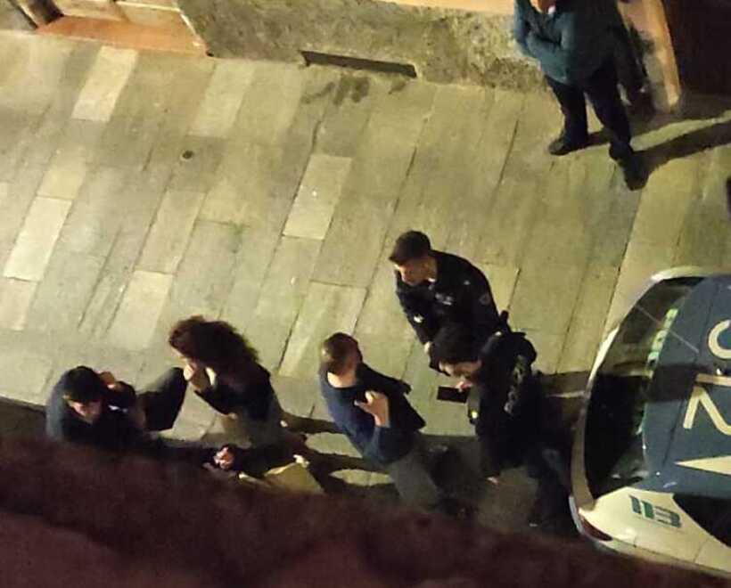 Picchiata in albergo dal compagno che poi fugge prendendole l’auto 