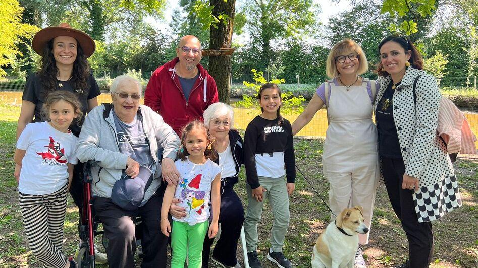 Carpi Re-intrecciare legami Come alpaca e piccini aiutano i nonni del Loto