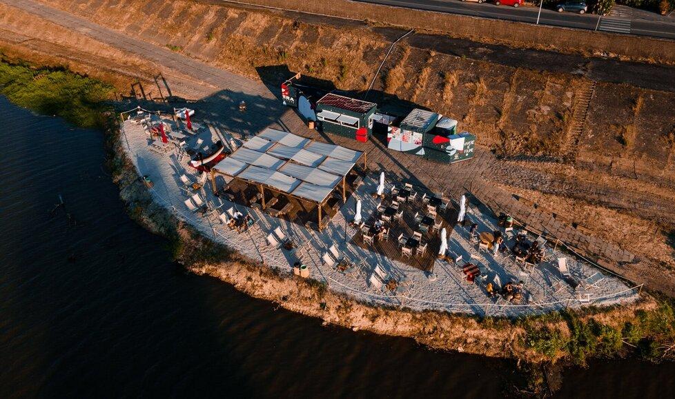 Arnera verso la rinascita: “Voluttà” riapre il locale sul fiume a Pontedera