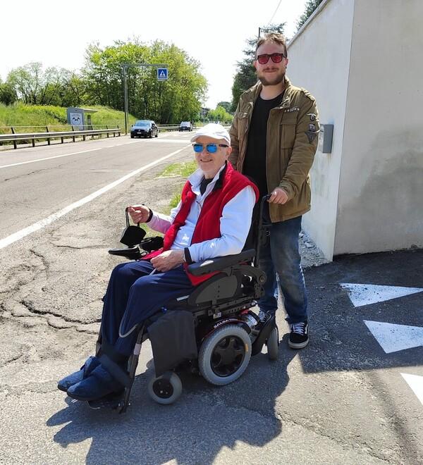 «Da otto mesi sta aspettando l’attraversamento pedonale in via Tassoni»