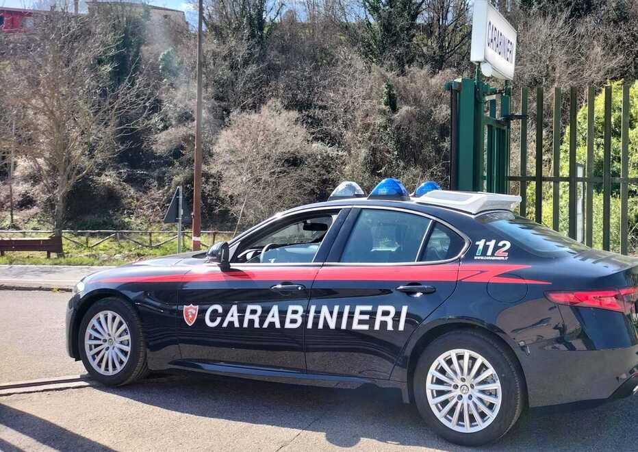 Lunigiana, durante la lite spunta un coltello: diciannovenne finisce in ospedale