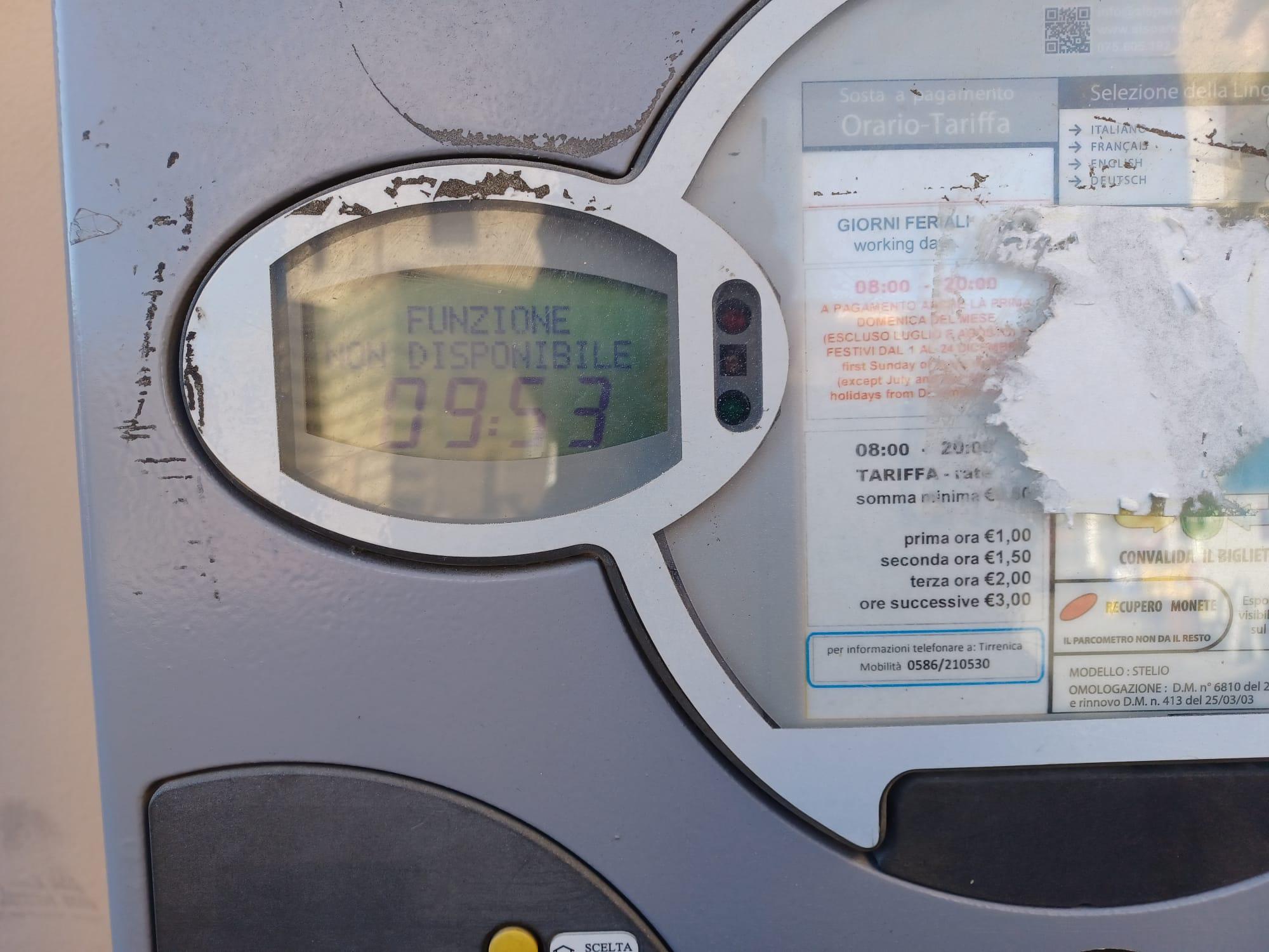 Livorno, nel quartiere della Venezia la lotteria dei parcheggi: niente colonnine per gli stalli blu
