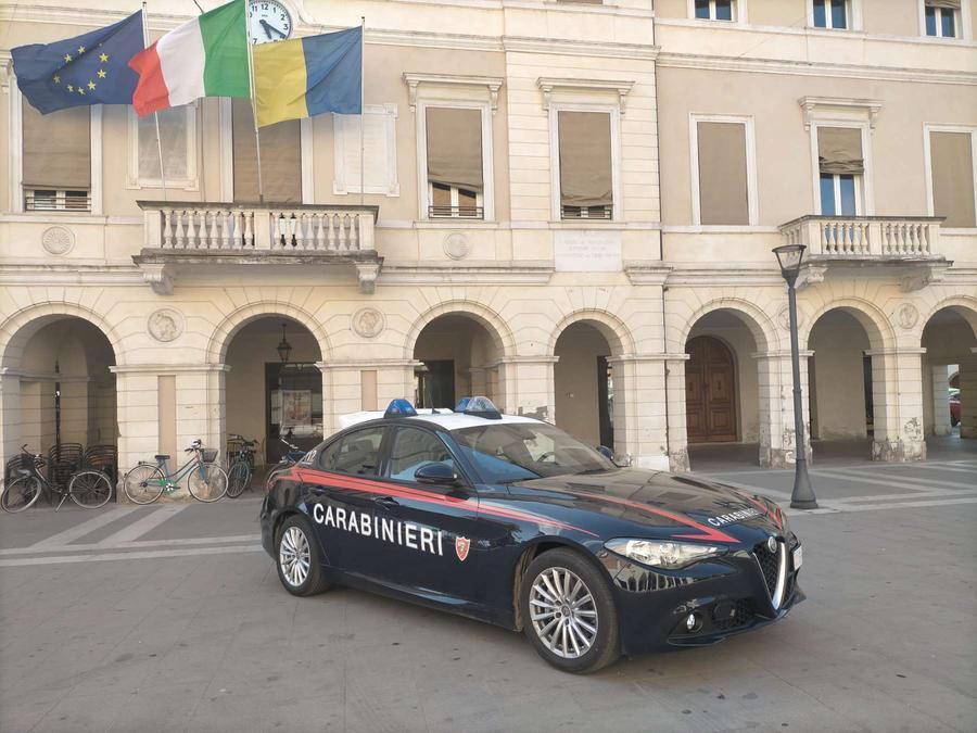 Portomaggiore, minorenne spacciava: si faceva pagare su carte prepagate