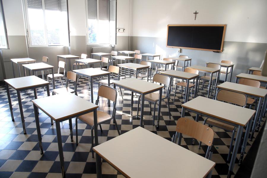 Dispersione e denatalità nell’isola, nel 2031 46mila studenti in meno