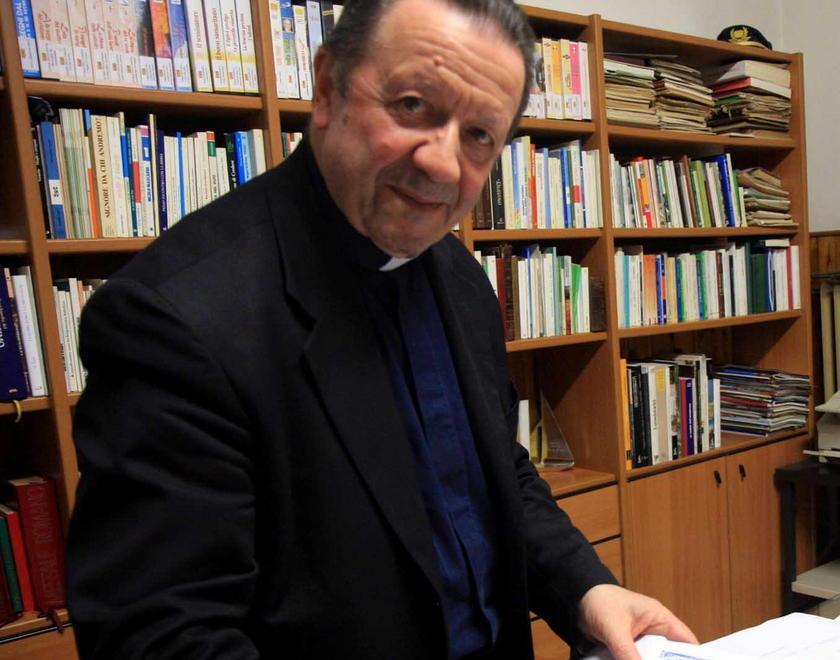 «Caro Cardinali, io sì che combatto i pedofili» 