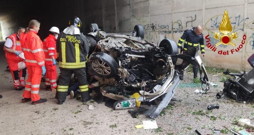 Vola con l’auto da una rampa di accesso alla 131, grave un automobilista