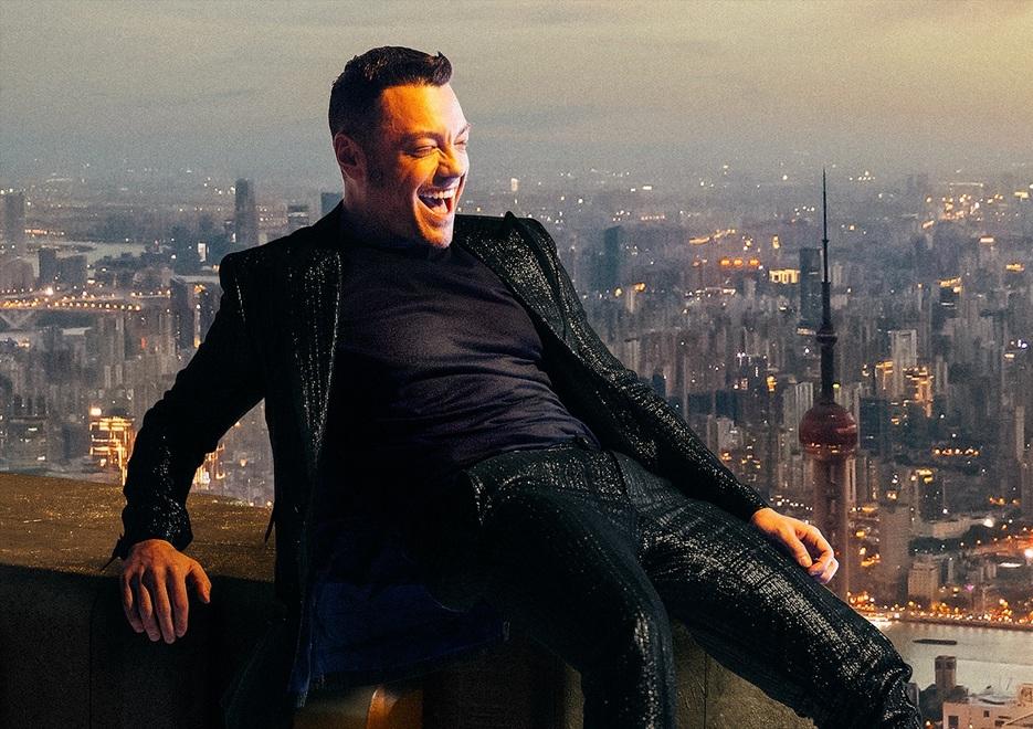 Tiziano Ferro nell’isola, il 16 luglio alla Forte Arena 