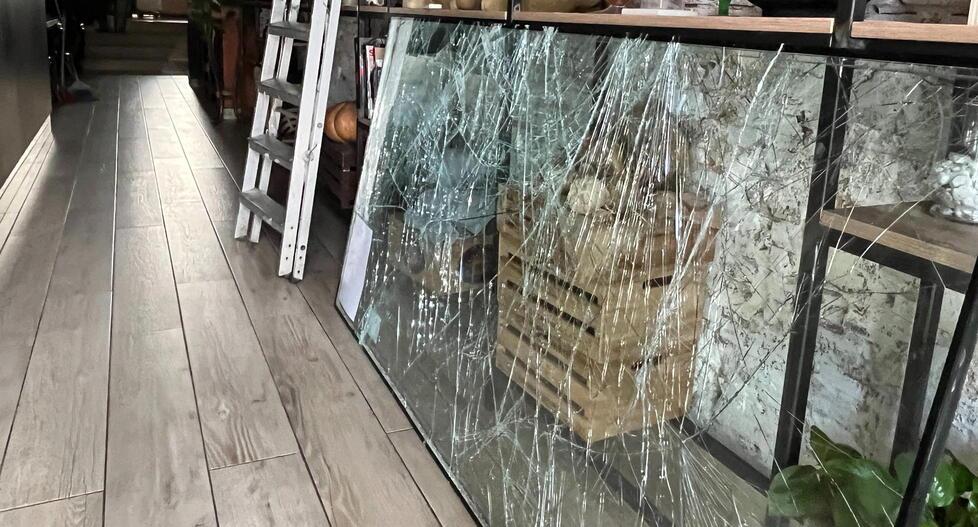 Pontedera, la spaccata alla pizzeria e altri due colpi ladri scatenati di notte nel centro città