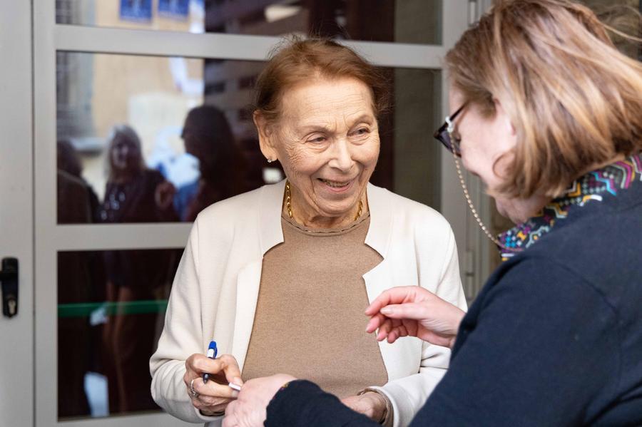 Edith Bruck, testimone della Shoah, non dimentica mai: «Anche chi ti ama fatica a capire quel mondo»