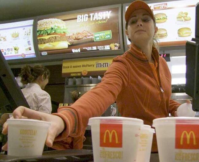 McDonald’s cerca 30 persone per il ristorante in via Senese