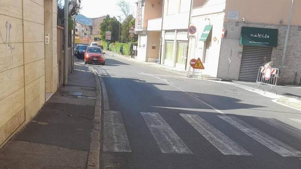 Livorno, polemiche sulla sagra dei baccelli: «Via di Salviano senza i banchi»
