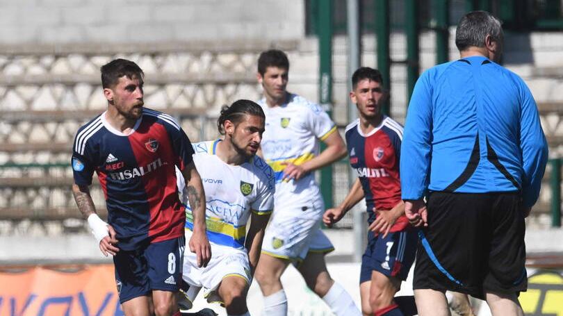 Carrarese. Si torna al lavoro per l’esordio nei playoff