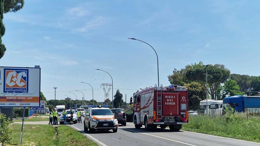 Grosseto, scontro suv-furgone: traffico in tilt lungo via Aurelia nord