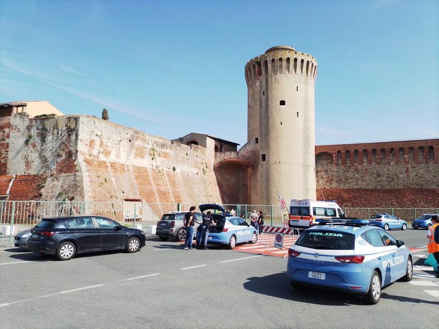 Tragedia in Fortezza Vecchia a Livorno: cinquantenne muore dopo il volo dal bastione