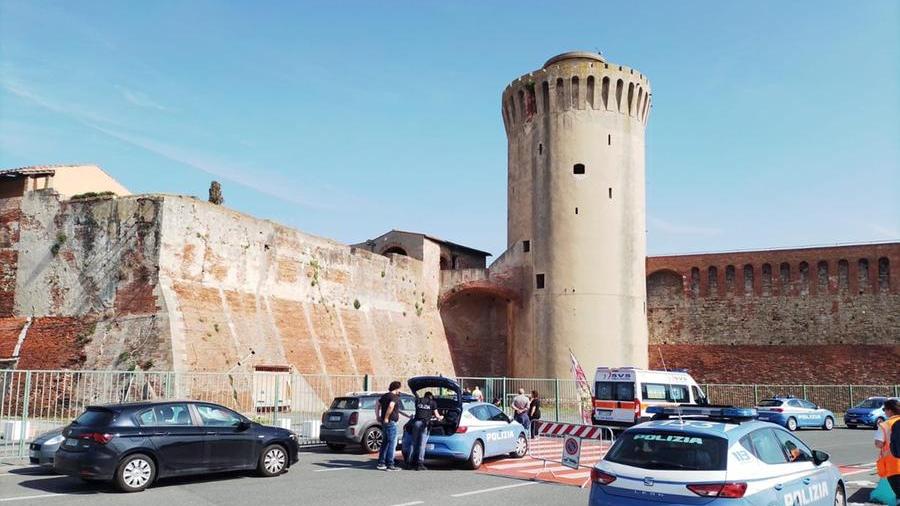 Tragedia in Fortezza Vecchia a Livorno: cinquantenne muore dopo il volo dal bastione