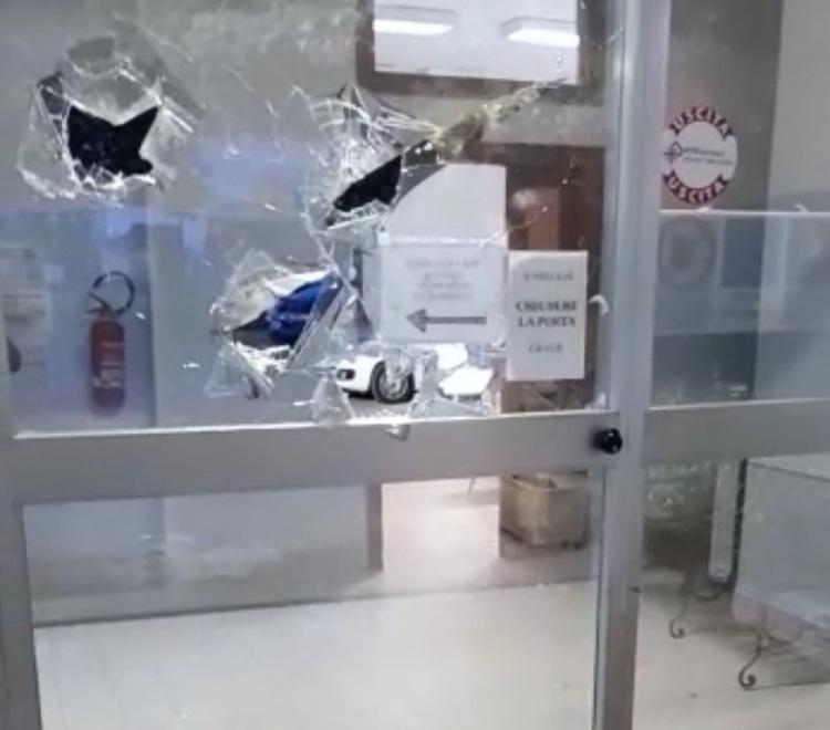 Ittiri, dopo l'aggressione alla dottoressa minacce al sindaco, Sau: «Ora è un caso di ordine pubblico»