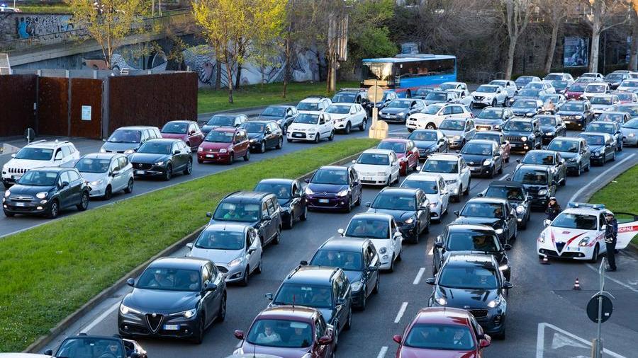 Firenze, lo smog sfora ancora la soglia limite: da giugno stop ai diesel Euro 5 più vecchi