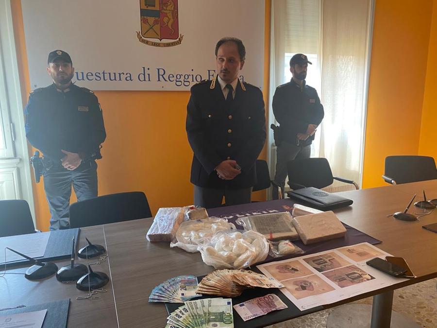 Sei chili di cocaina e 2,5 di hascisc: la polizia arresta due narcotrafficanti