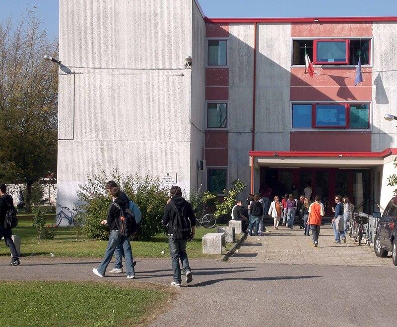 Ferrara, il Boss e la sicurezza: «Il Carducci sarà aperto»