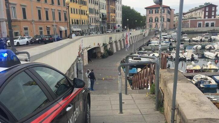 Livorno, lite sugli Scali: resta gravissimo titolare di un bar della Versilia