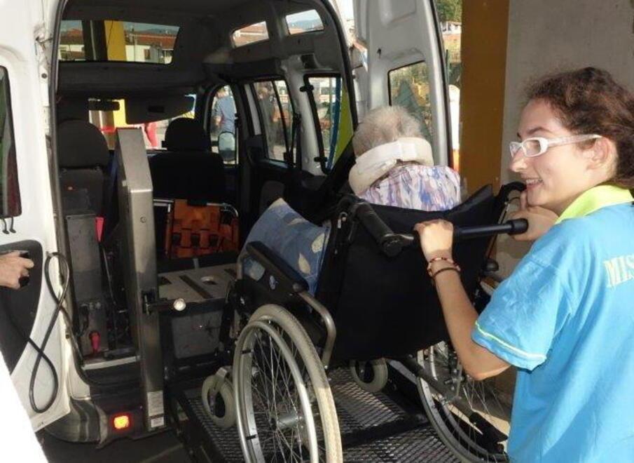 Pistoia, disabile costretta a pagare i viaggi per fare riabilitazione: «Il trasporto sociale è un delirio burocratico»