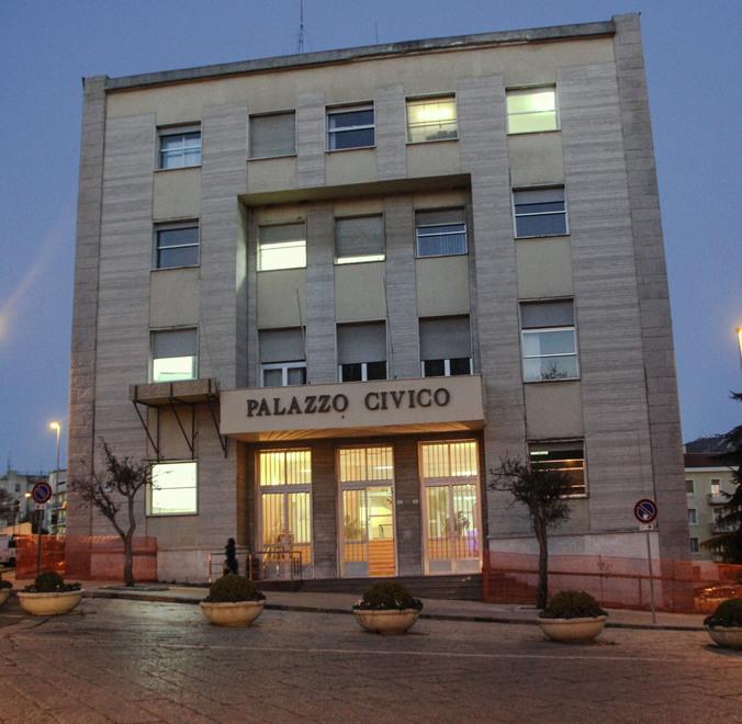 Nuoro, la maggioranza fa quadrato intorno al sindaco 