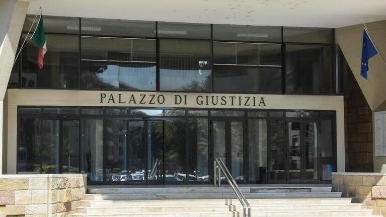 Ridotto in schiavitù, parla il figlio: «Mi vergogno di quel che ho fatto». Il caso-choc a Grosseto