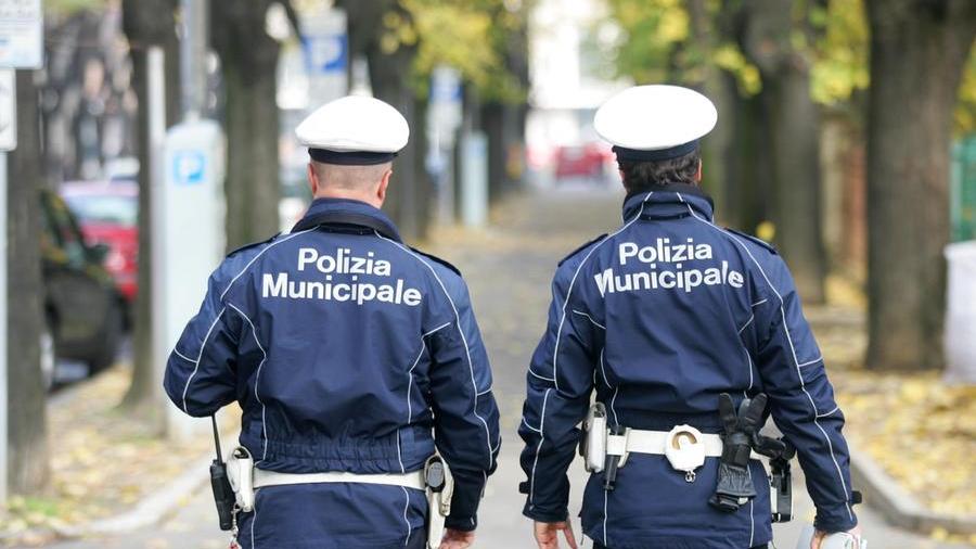 In vacanza a Modena, vengono derubati degli zaini. Recuperati dalla polizia locale