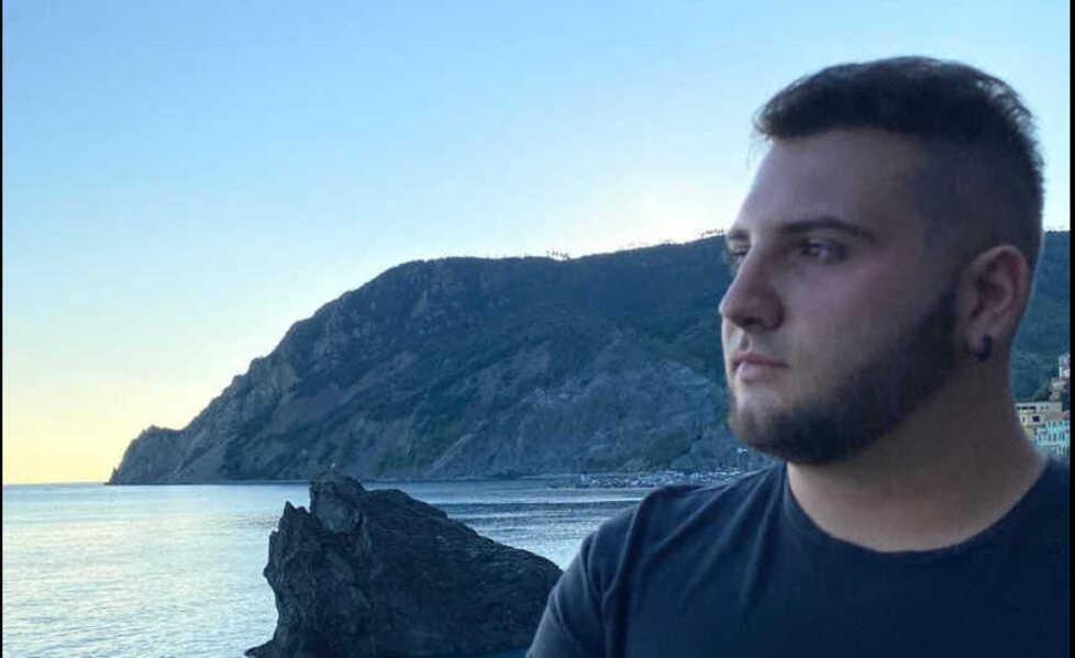 Morto nello schianto in moto: Emanuele, «il giovane cuoco dal cuore d’oro», il ricordo degli amici sconvolti