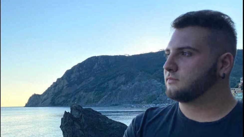 Morto nello schianto in moto: Emanuele, «il giovane cuoco dal cuore d’oro», il ricordo degli amici sconvolti