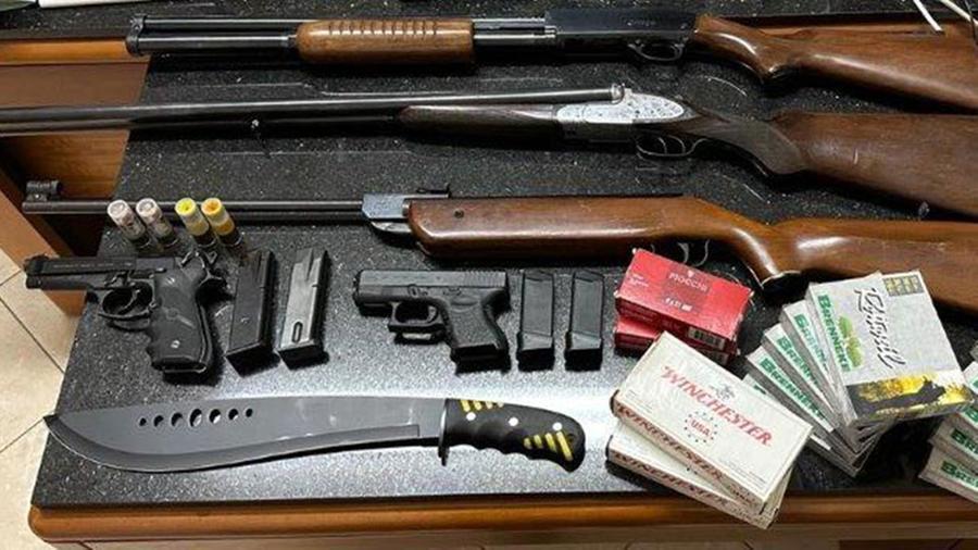 Versilia, minaccia di morte la moglie con una pistola