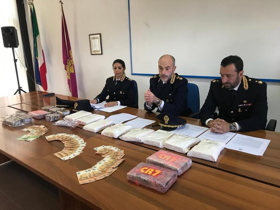 
	La conferenza stampa alla Questura di Cagliari (foto di mario rosas)

