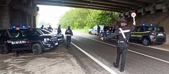 Ferrara, Polizia in campo contro il “bus surfing”