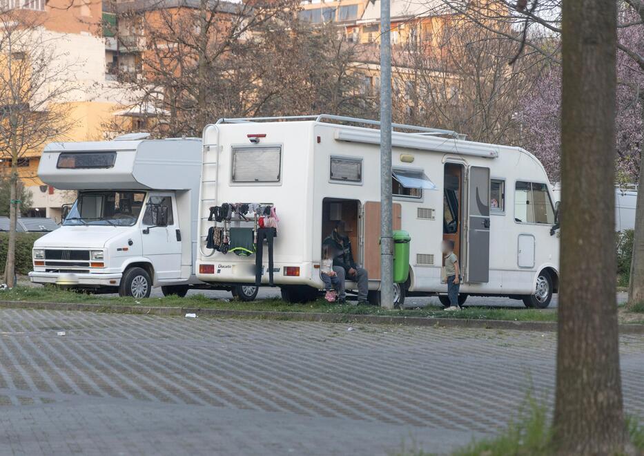 Modena Il mercato agricolo contro i nomadi «Discarica e caos al parco Ferrari»