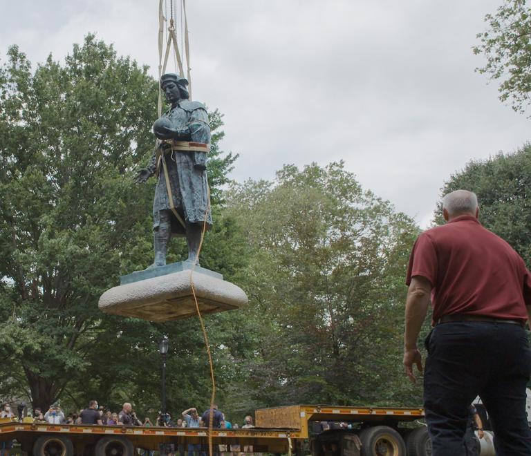 Modena Stonebreakers, rileggere la storia eliminando monumenti “sbagliati” 