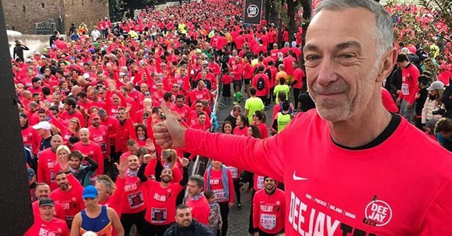 Deejay Ten, dopo le polemiche arriva la proposta degli hotel di Firenze: «Tariffe speciali per i partecipanti»