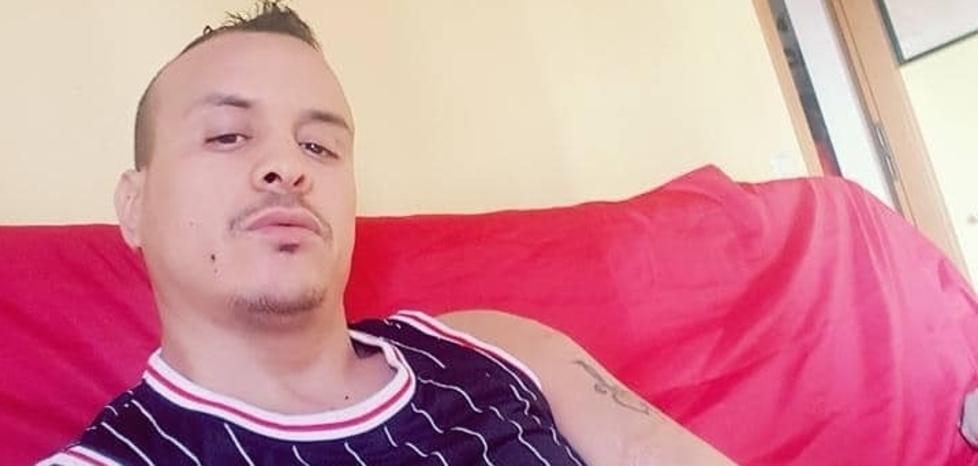 Ucciso e dato alle fiamme a Prato, arrestato il coinquilino. Dall’arma ai depistaggi, i misteri sulla morte di Samuel