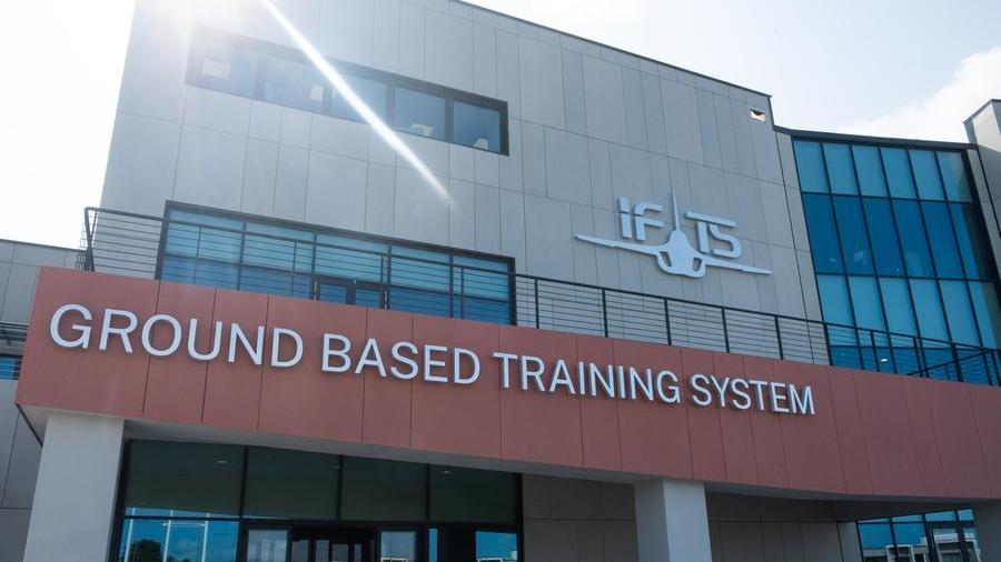 Inaugurato il nuovo campus dell’International Flight Training School: ospiterà allievi piloti da tutto il mondo