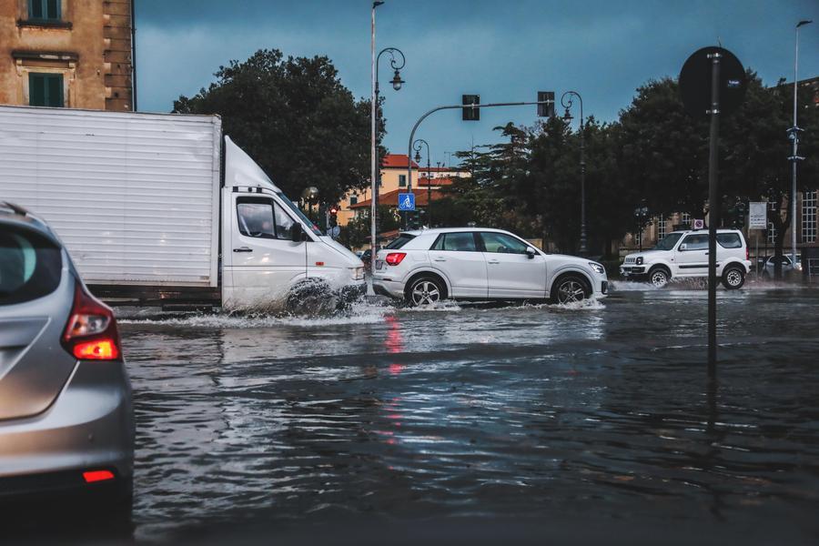 
	Pioggia in citt&agrave; (foto d'archivio)

