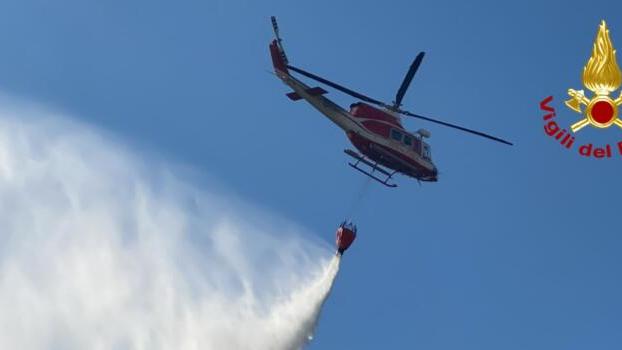 Si sente male a Buca delle Fate, soccorsa con l’elicottero dei vigili del fuoco