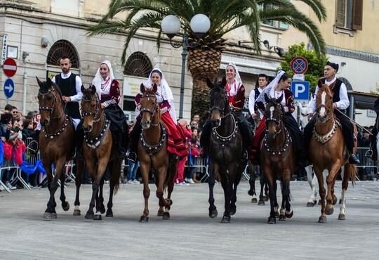 Serrande alzate alla Cavalcata, i commercianti di Sassari: «Siamo pronti»