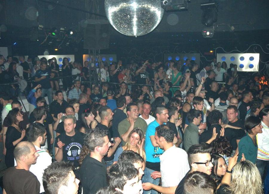 
	Una foto della serata di chiusura ufficiale della discoteca avvenuta nel 2011 (Franco Silvi)

