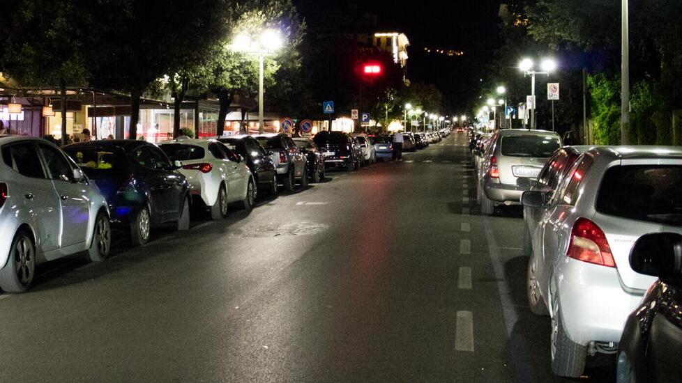Abusi su una 19enne in un locale di Montecatini, lo stupro preparato nelle chat: i messaggi tra i due arrestati