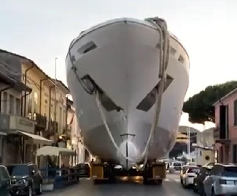 Viabilità a Viareggio, la nautica chiede un asse senza troppe curve