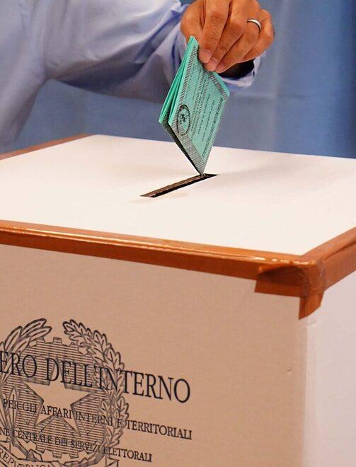 Si vota in quattro Comuni:&nbsp;Serramazzoni, Guiglia, Camposanto e Polinago 14.647 cittadini alle urne per scegliere chi li guiderà 