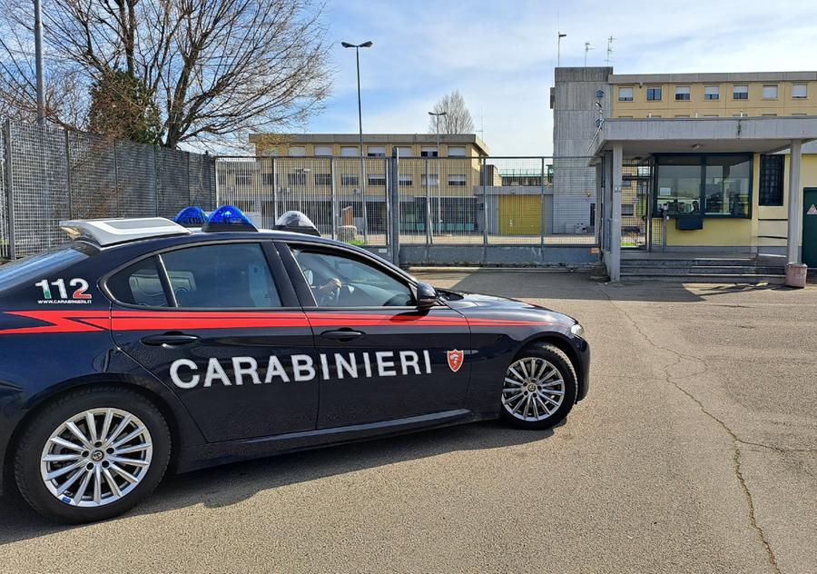 Deruba un ristorante mentre è ai domiciliari, finisce in carcere
