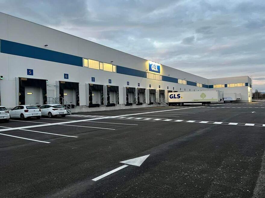 Lo stabilimento della Gls  di Campi Bisenzio