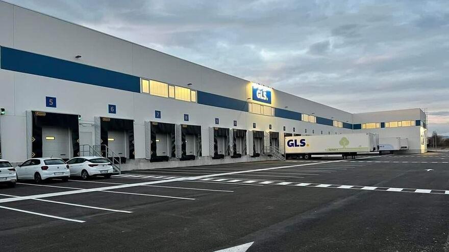 Lo stabilimento della Gls di Campi Bisenzio